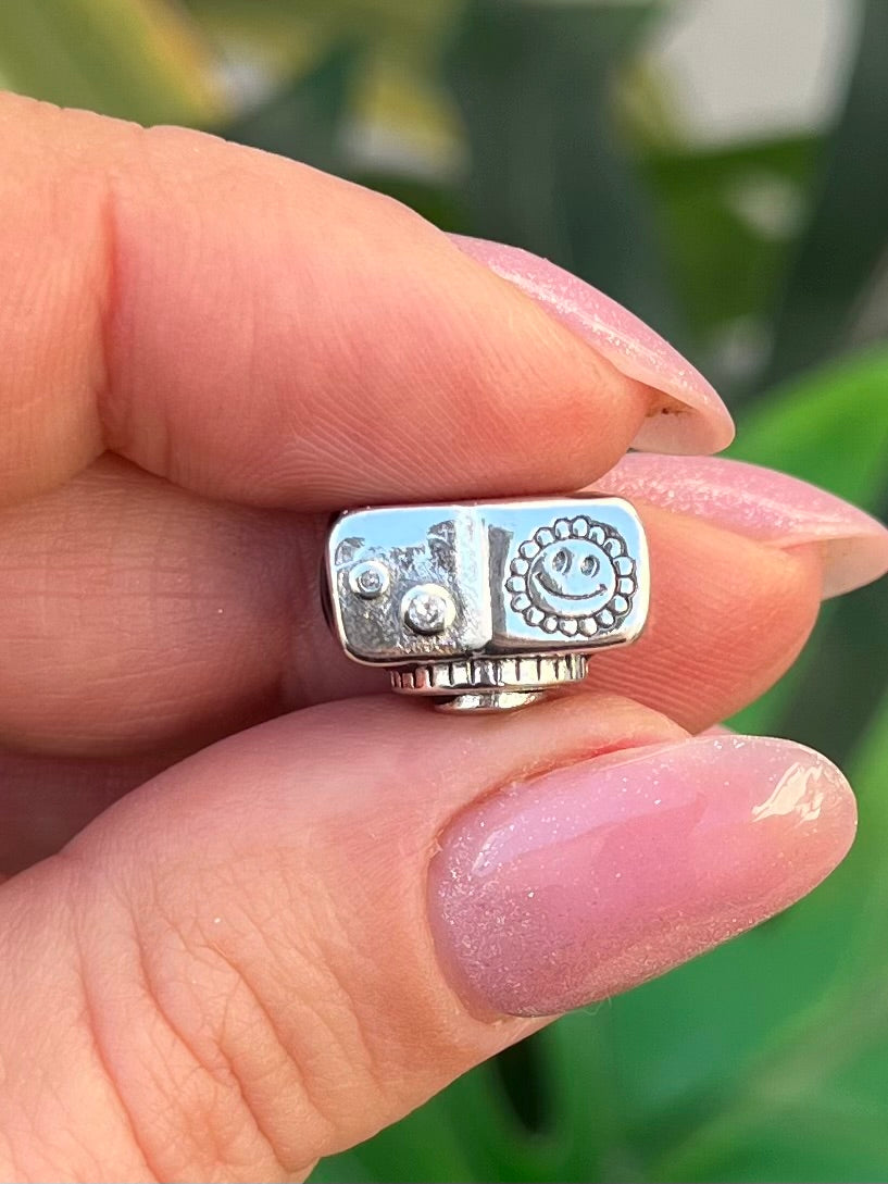 Charm cámara 📷 en plata 925