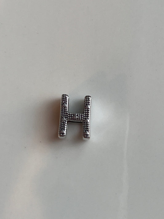 Inicial H en plata 925 dos caras