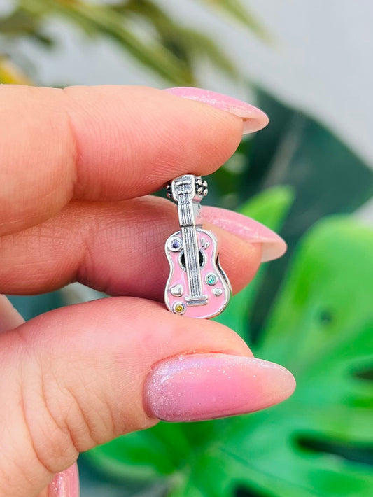 Charm guitarra 🎸 pink