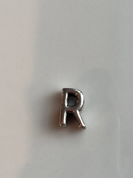 Inicial pasante R pasante 2 caras en plata 925