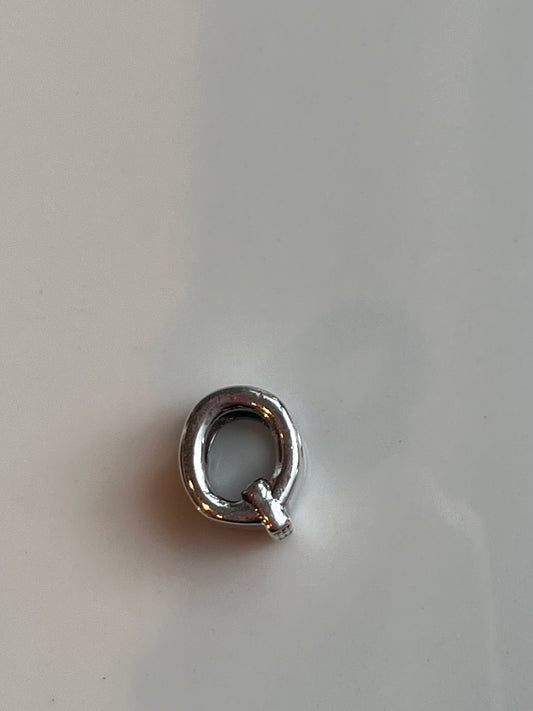 Inicial pasante Q plata 925 dos caras