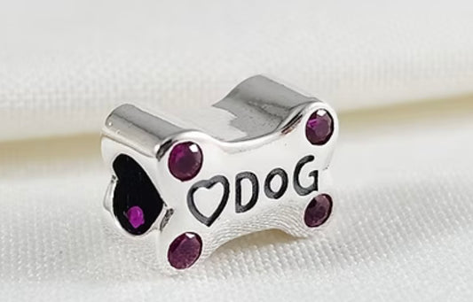 Charm pasante Love Dog con 8 circonias 4 de cada lado en plata 925